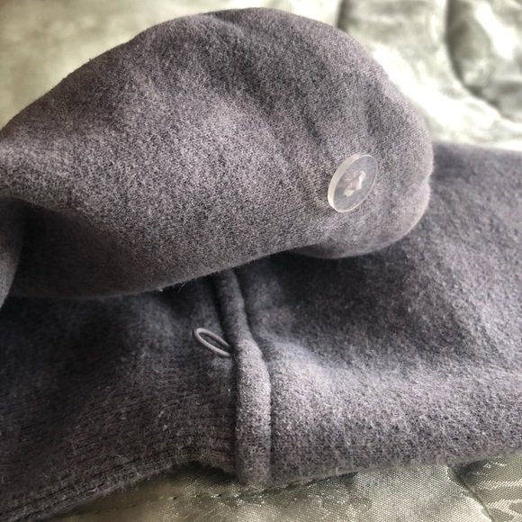 Vintage Lululemon runner’s sweater w gloves - Picture 8 of 8